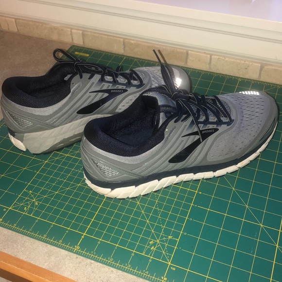 Mens Size Us 44e Brooks Beast 18 Shoes 